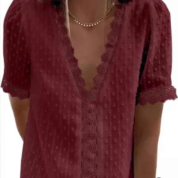 🍁New boutique Vneck swiss dot top - Picture 3 of 9
